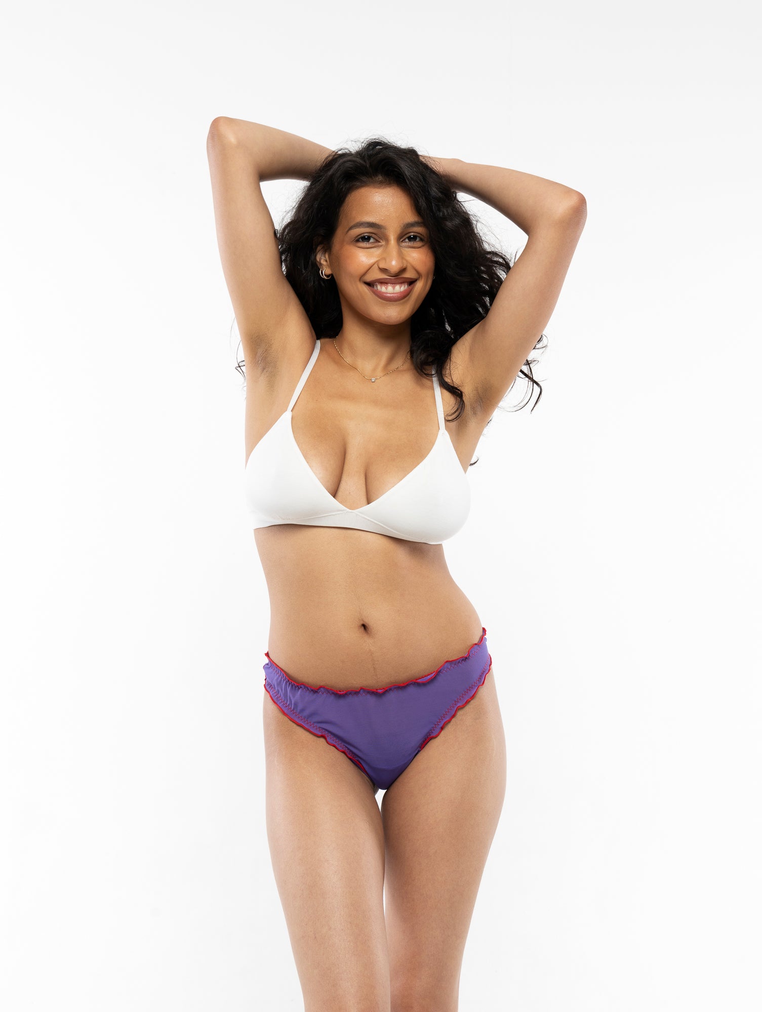 Satya is 5'4 and wearing size S