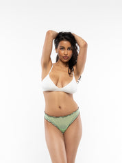 Satya is 5'4 and wearing size S