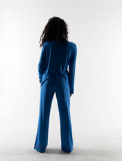 Satya is wearing size S