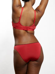 Camille is wearing size M in "Ruby"