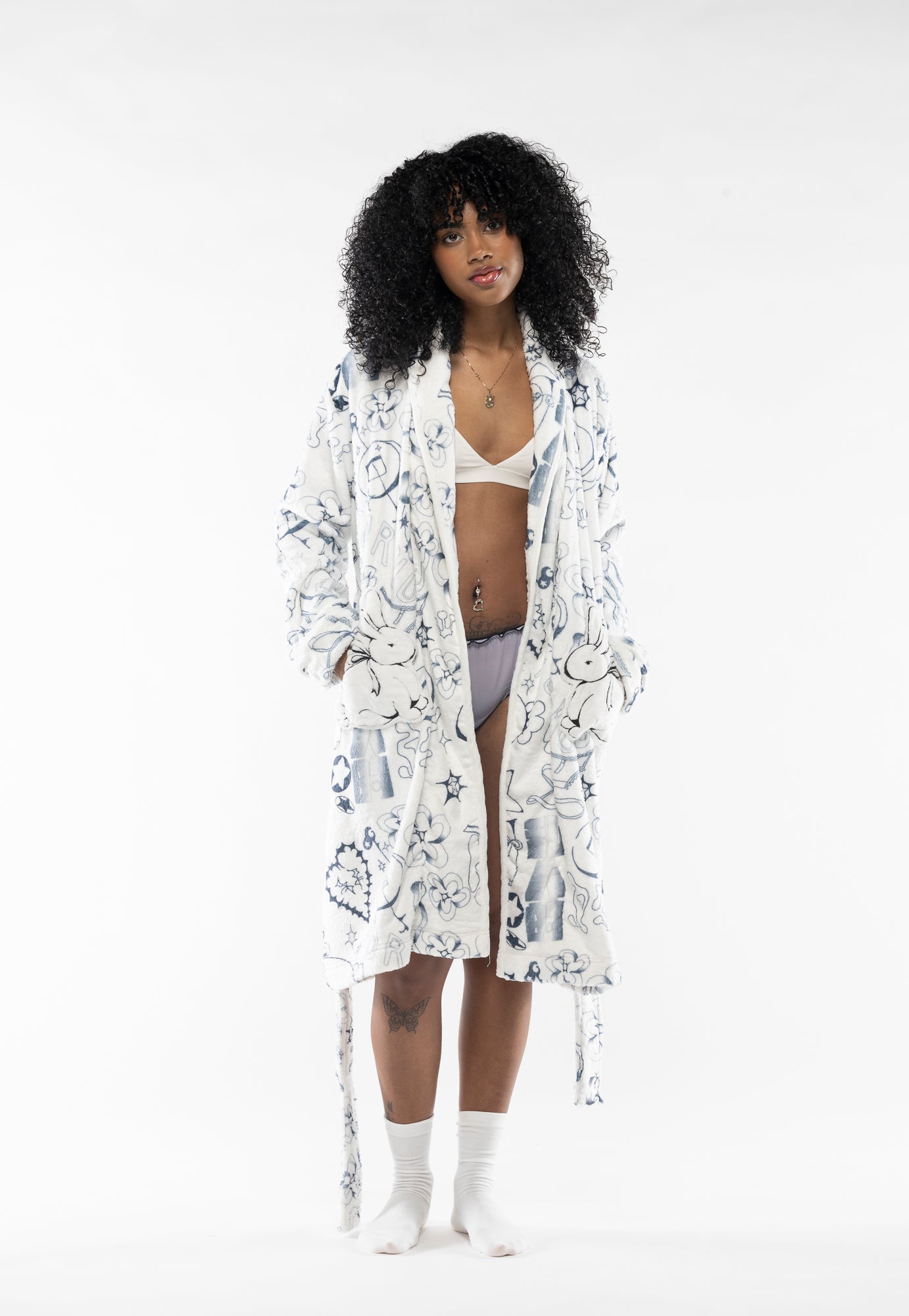 https://sirenbasics.com/cdn/shop/files/SeaCreature_Robe_Ecomm_Seamless-0430.jpg